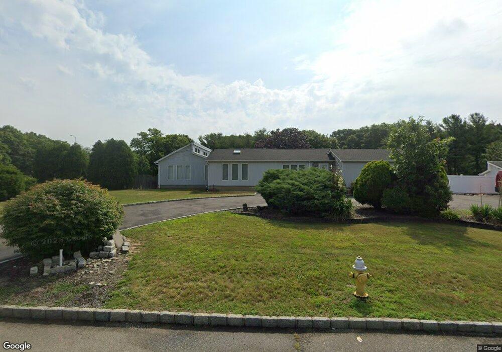 585 Blue Point Rd, Holtsville, NY 11742 - photo 1