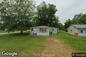 411 S East St, Sorento, IL 62086