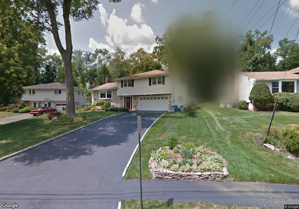 10 Bristol Ct, Livingston, NJ 07039 - photo 1