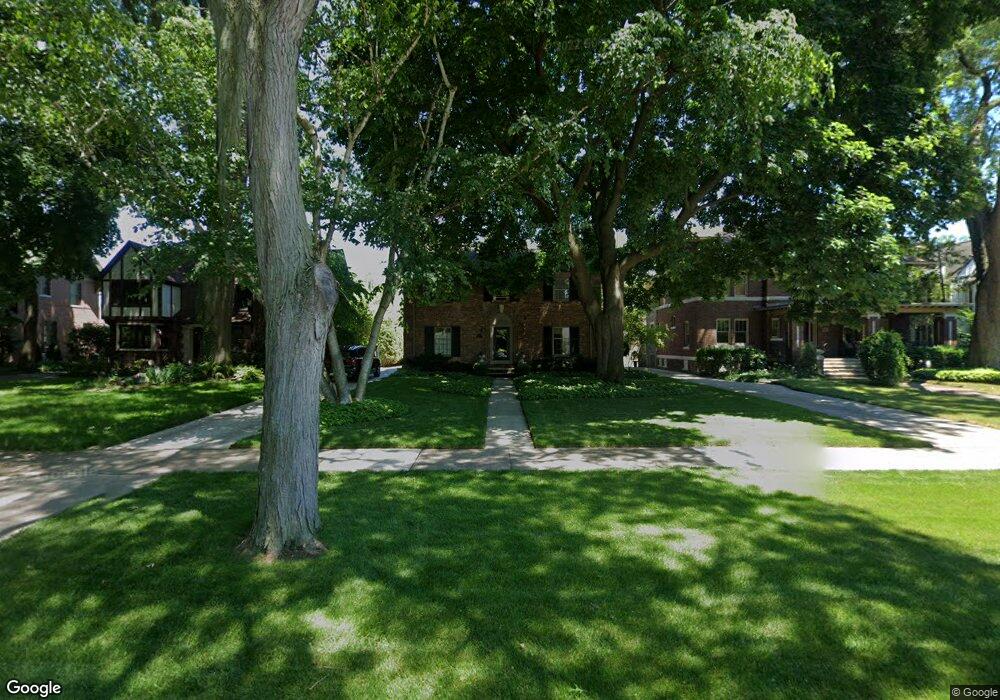 488 Washington Rd, Grosse Pointe, MI 48230 - photo 1