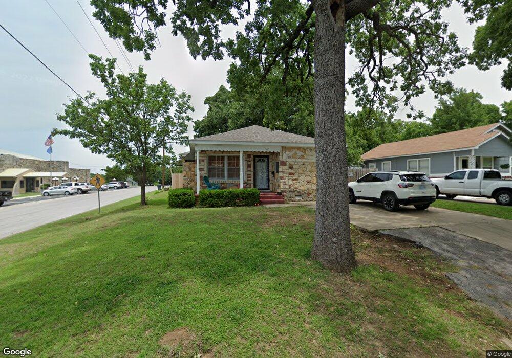 1721 1st Ave SW, Ardmore, OK 73401 - photo 1