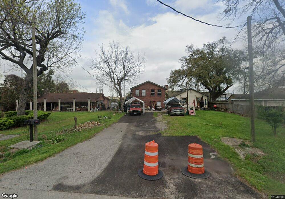 216 Theron St, Houston, TX 77022 - photo 1