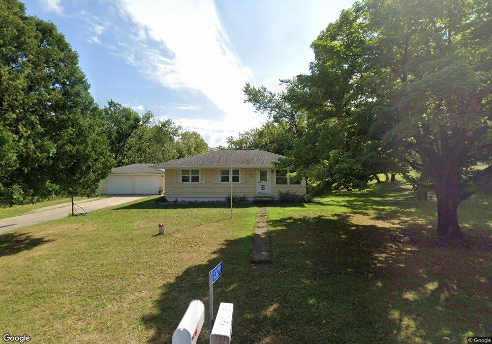 1320 43rd St SE, Cedar Rapids, IA 52403 - photo 1