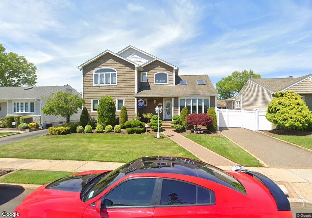 724 Dickens Ave, Franklin Square, NY 11010 - photo 1