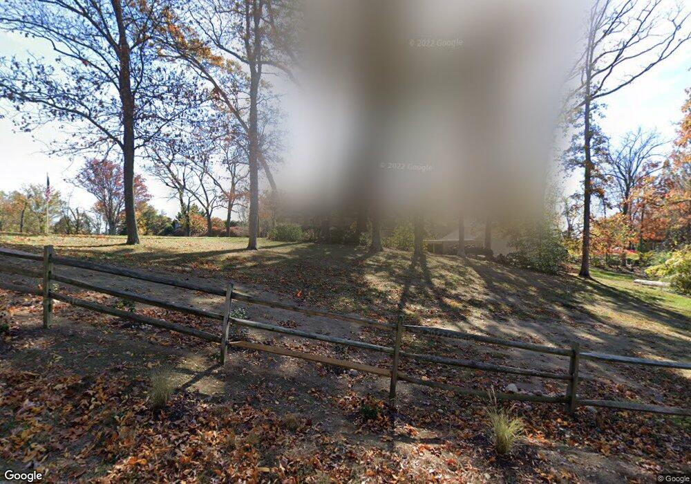 2001 Whiteoaks Dr, Alexandria, VA 22306 - photo 1