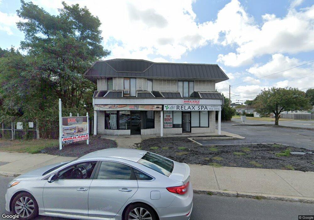 714 Route 109 unit 1, Lindenhurst, NY 11757 - photo 1