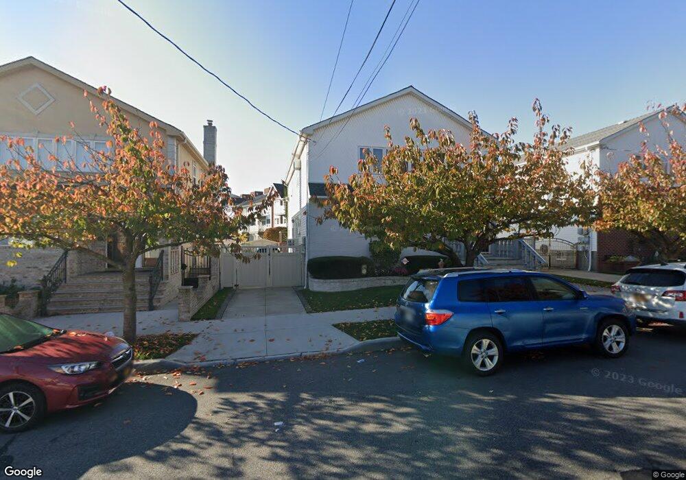 94-56 Magnolia Ct unit 1B, Ozone Park, NY 11417 - photo 1