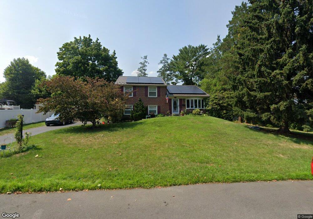 123 Cameron Dr, Wallingford, PA 19086 - photo 1