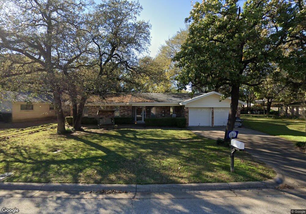 137 Oakhurst Dr, Bedford, TX 76022 - photo 1