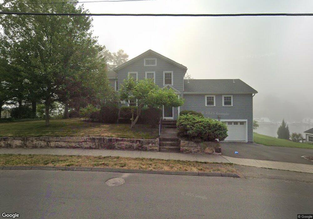 211 Harbor St, Branford, CT 06405 - photo 1