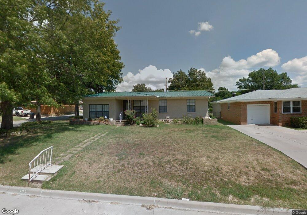 233 Campbell St, Ardmore, OK 73401 - photo 1