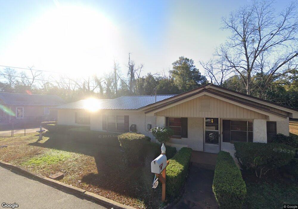 422 Columbia St, Bainbridge, GA 39819 - photo 1