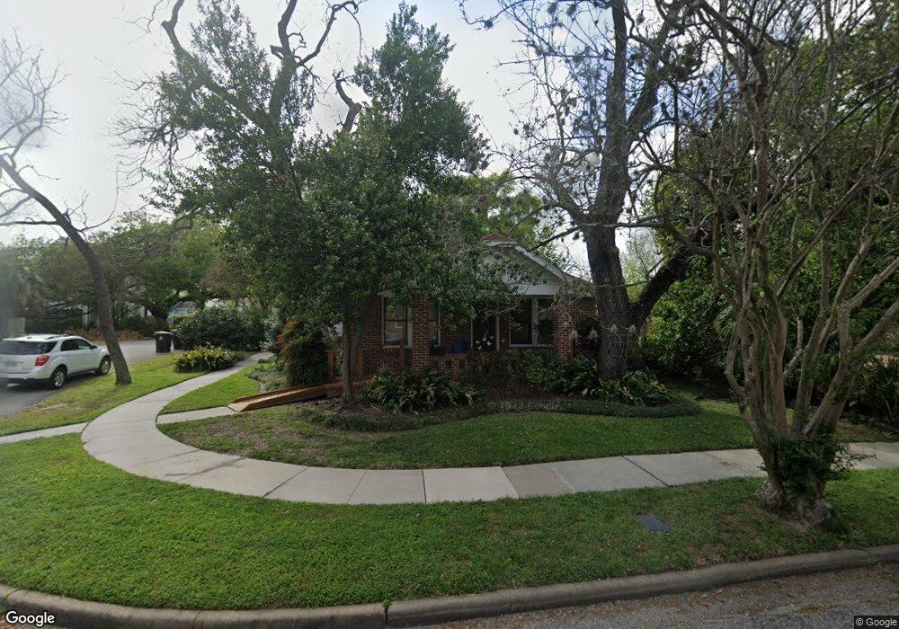 1701 Blount St, Houston, TX 77008 - photo 1