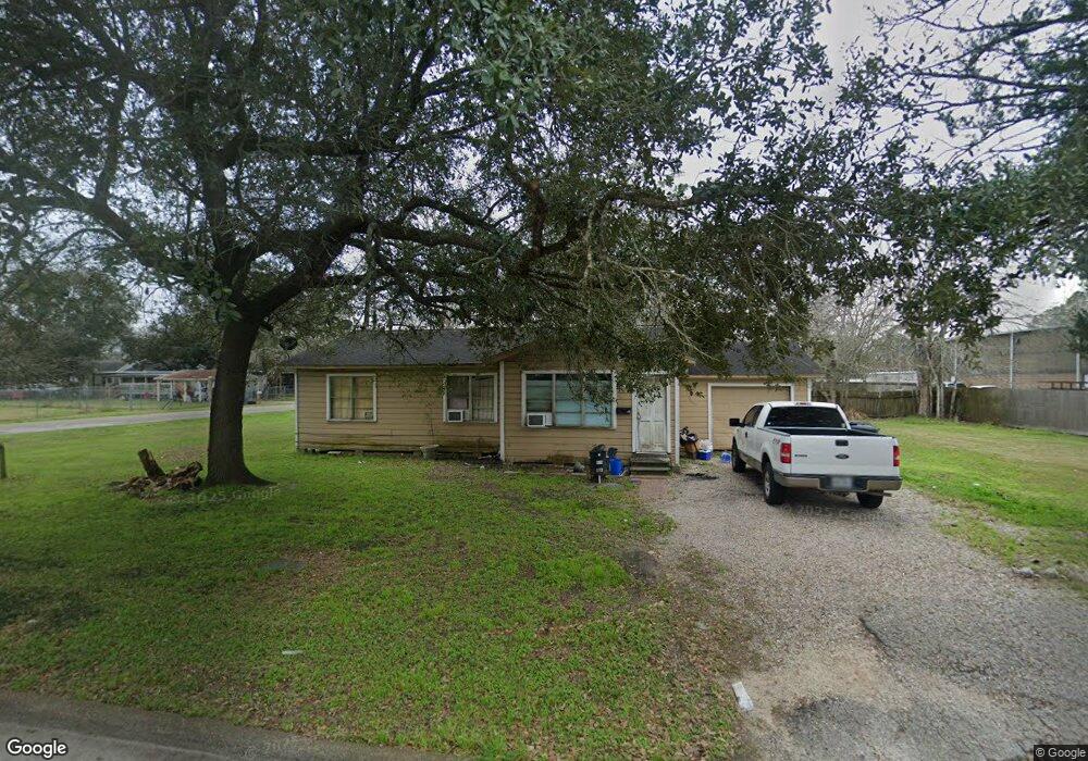 114 N 8th St, Alvin, TX 77511 - photo 1