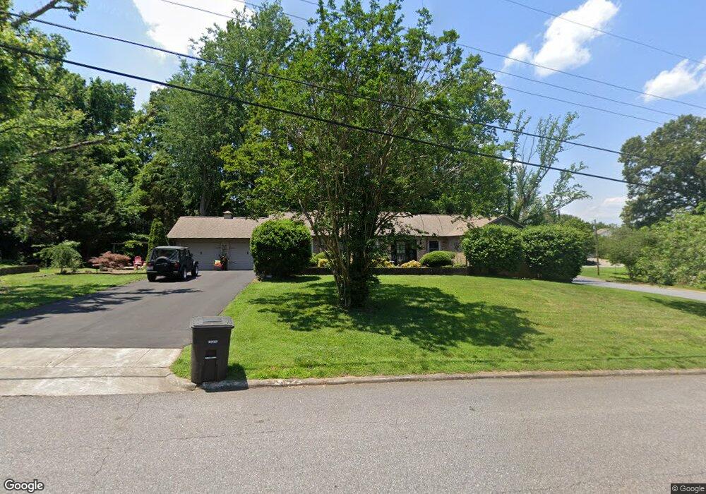 913 Carolyn St, Statesville, NC 28677 - photo 1