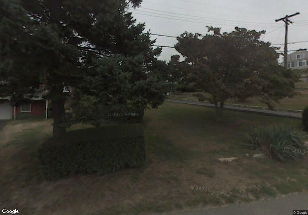 222 Giants Neck Rd, Niantic, CT 06357 - photo 1