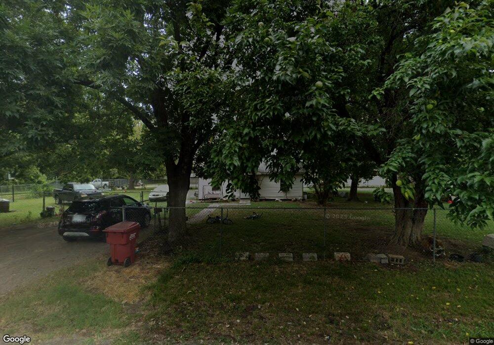 803 S H St, Hugo, OK 74743 - photo 1