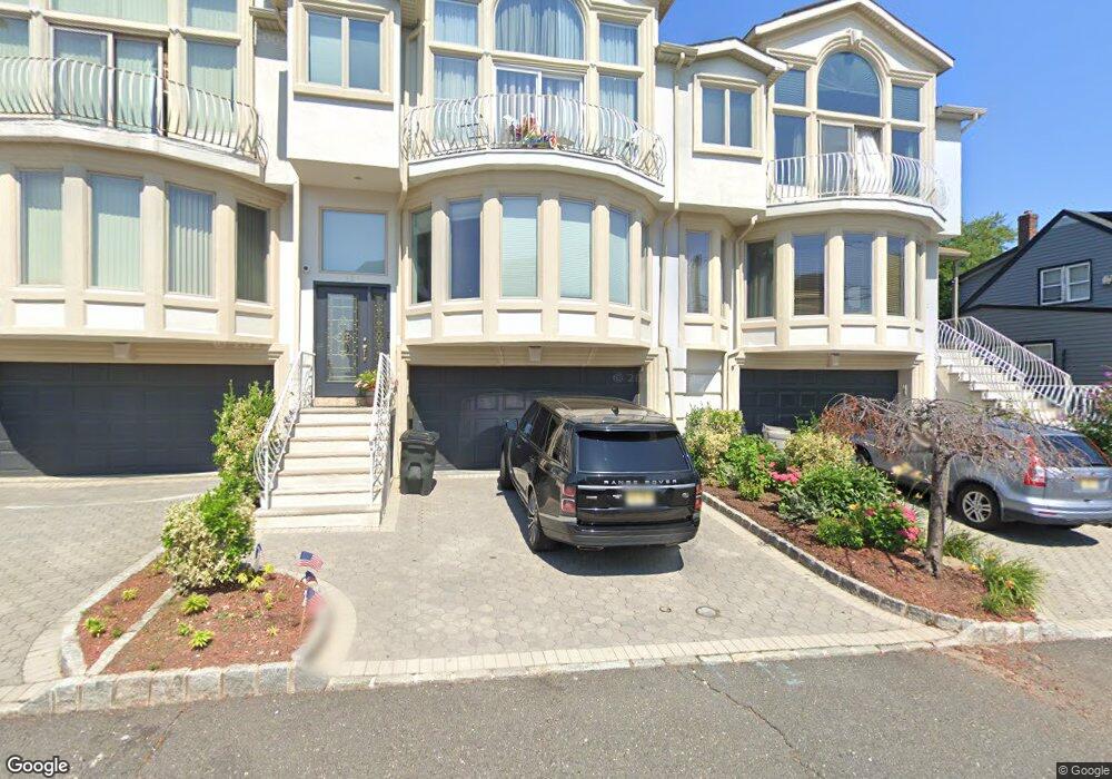 121 Cedar St unit C0121, Cliffside Park, NJ 07010 - photo 1