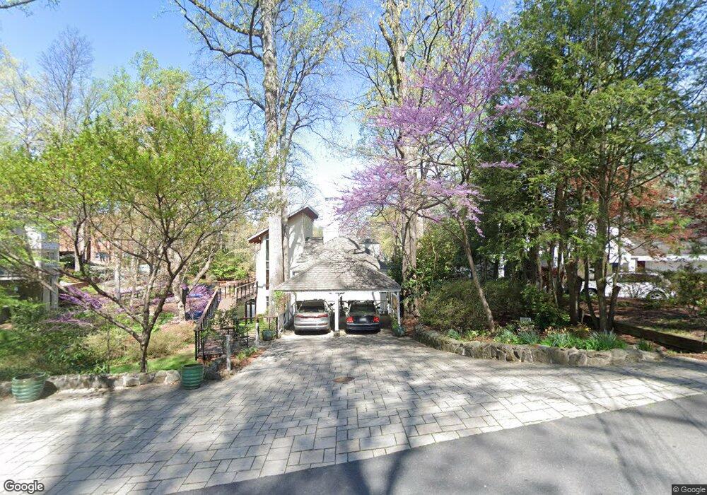 6360 Lakeview Dr, Falls Church, VA 22041 - photo 1