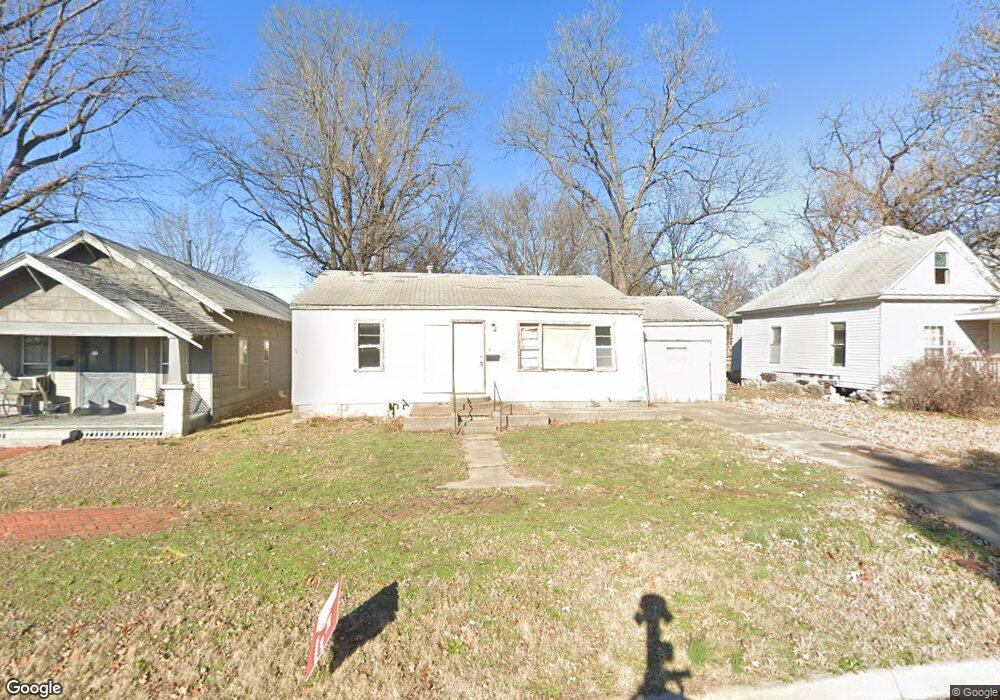2023 Appleton Ave, Parsons, KS 67357 - photo 1