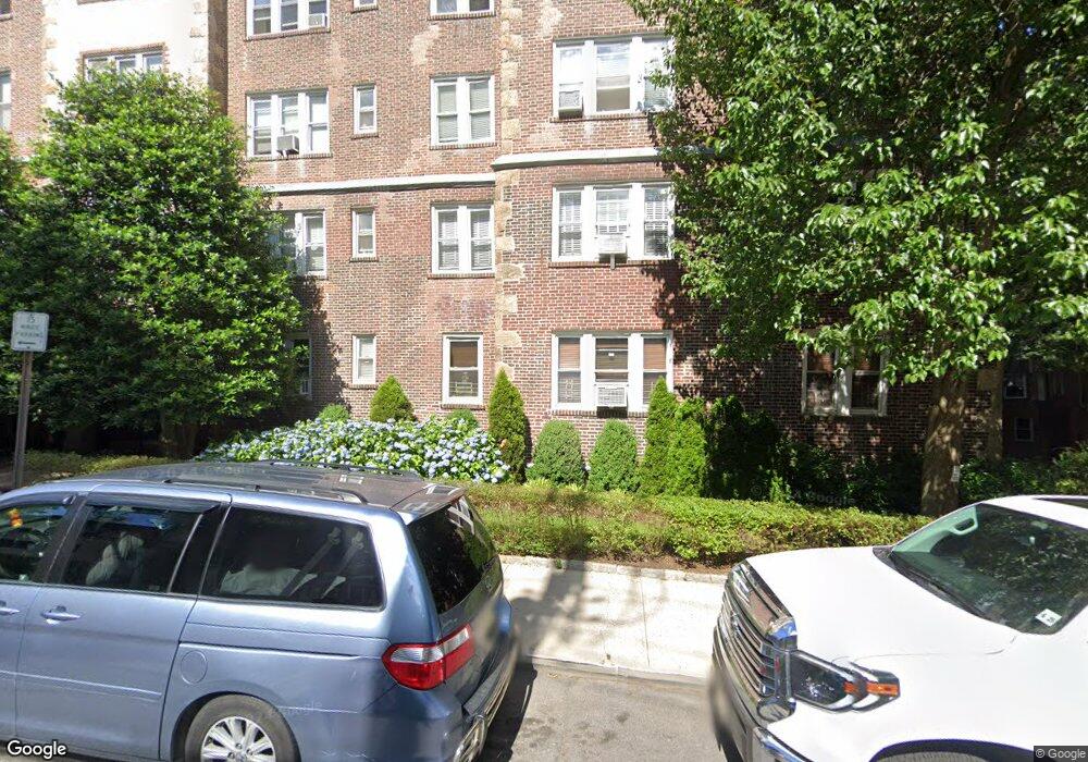 294 Bronxville Rd unit 5E, Bronxville, NY 10708 - photo 1