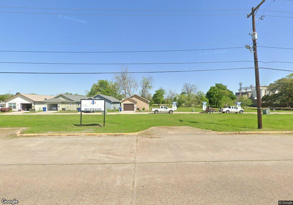 1815 Camille Dr, Bay City, TX 77414 - photo 1