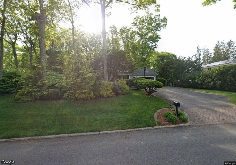 8 Mare Ln, ComMacK, NY 11725 - photo 1