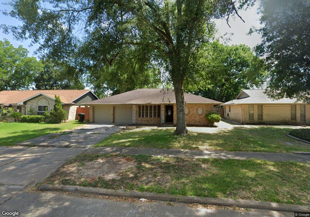 11047 Caribbean Ln, Houston, TX 77089 - photo 1