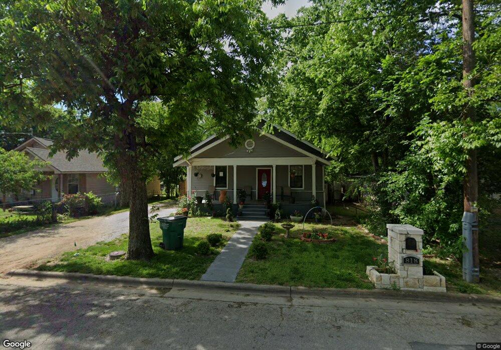 818 E Garnett St, Gainesville, TX 76240 - photo 1