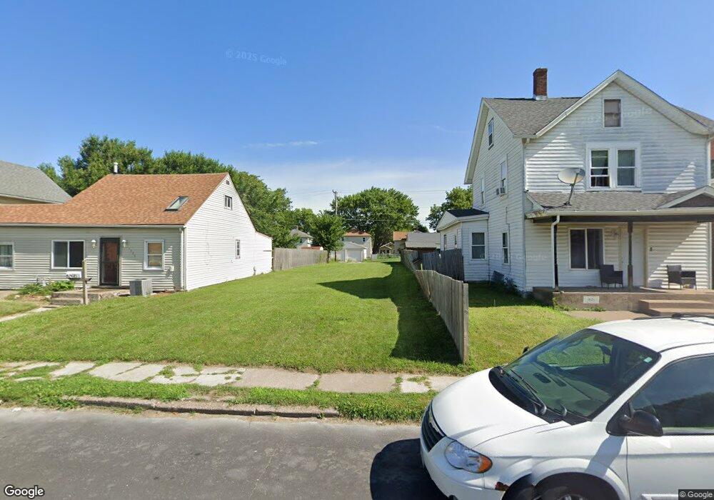 1530 W 13th St, Davenport, IA 52804 - photo 1