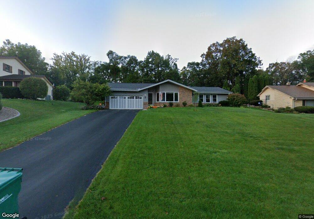 N82W15805 Valley View Dr, Menomonee Falls, WI 53051 - photo 1