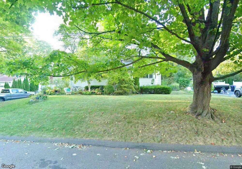 7 Hendel Dr, Holyoke, MA 01040 - photo 1