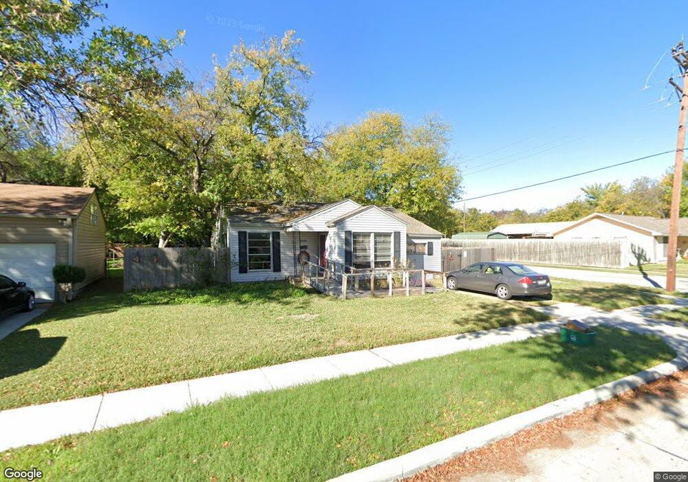 1002 SW 4th St, Grand Prairie, TX 75051 - photo 1