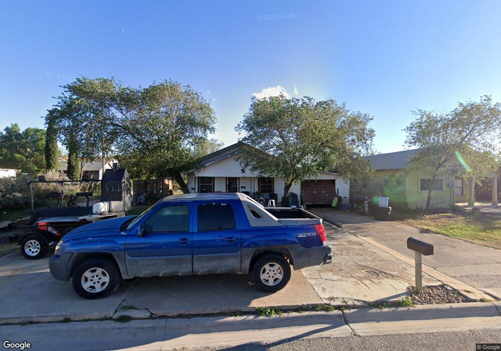 110 E 11th Place, Big Spring, TX 79720 - photo 1