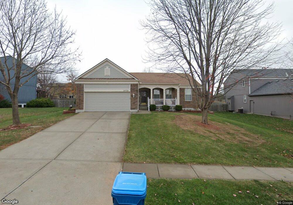 21721 W 56th St, Shawnee, KS 66218 - photo 1