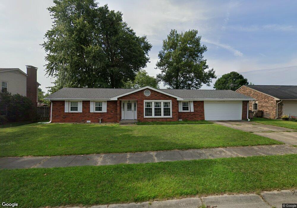 4925 Chapel Dr, Columbus, IN 47203 - photo 1