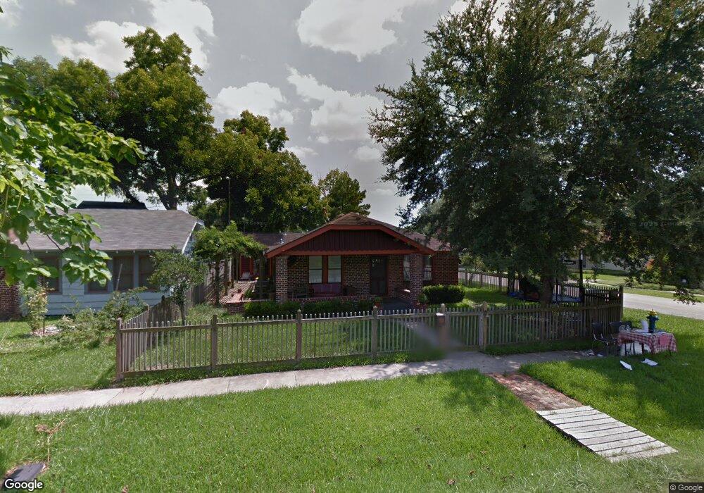 702 Ralfallen St, Houston, TX 77008 - photo 1