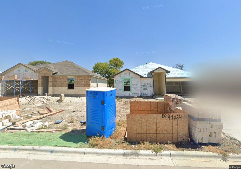 1024 Oxford Ln, Troy, TX 76579 - photo 1