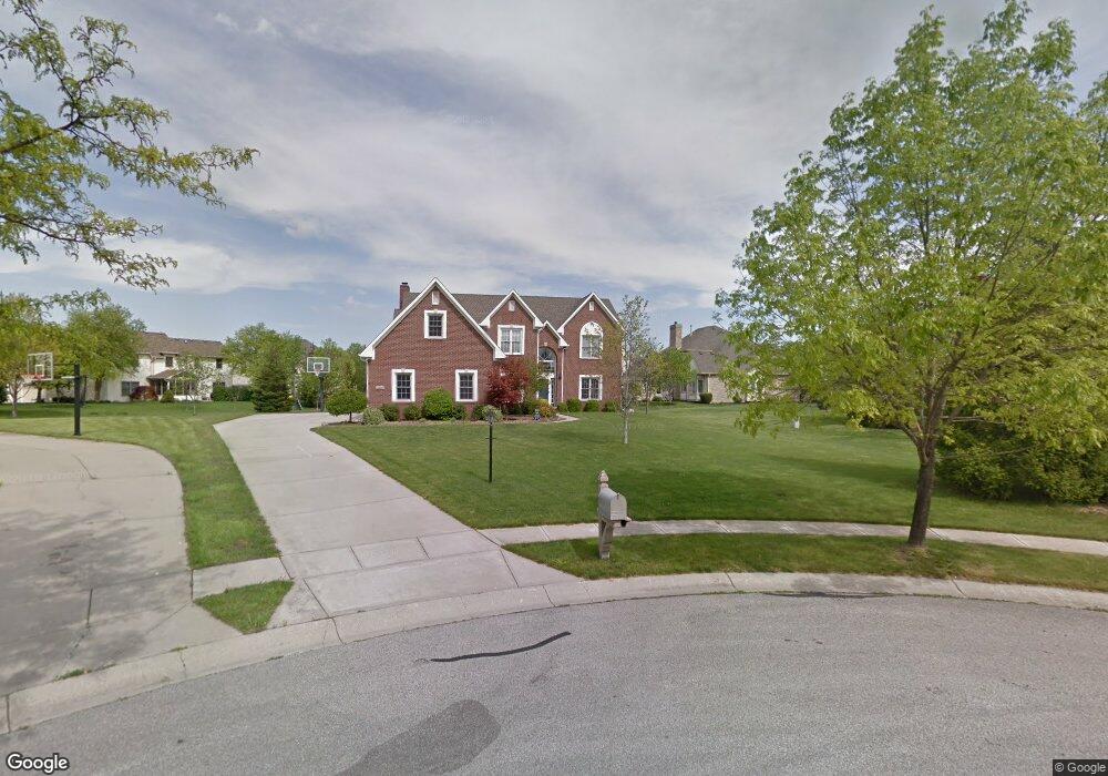 10255 Willow Bend Ct, Fishers, IN 46037 - photo 1