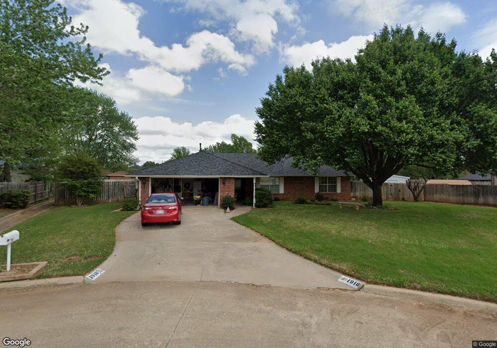 1918 Green Briar Cir, Duncan, OK 73533 - photo 1
