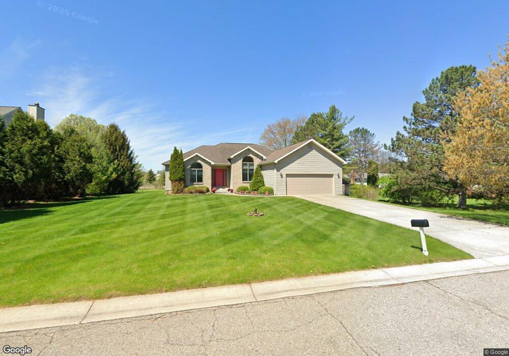 1022 Royalcrest Dr, Flint, MI 48532 - photo 1