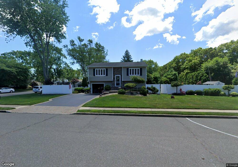 508 Greenbelt Pkwy, Holtsville, NY 11742 - photo 1