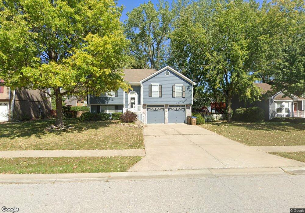 120 E Remington Terrace, Raymore, MO 64083 - photo 1