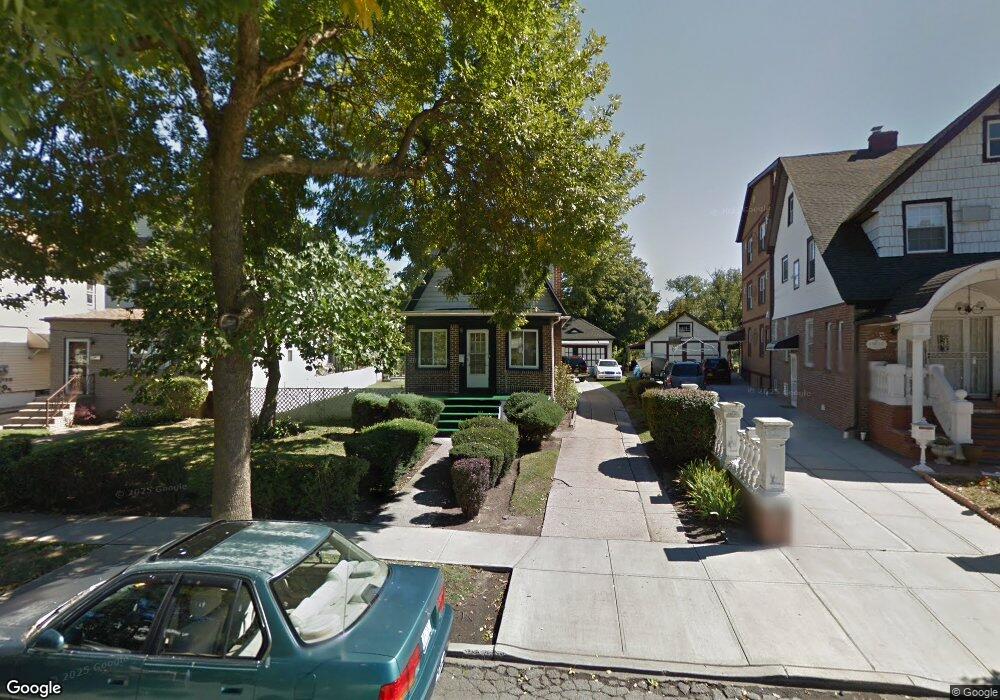 19814 Carpenter Ave, Hollis, NY 11423 - photo 1