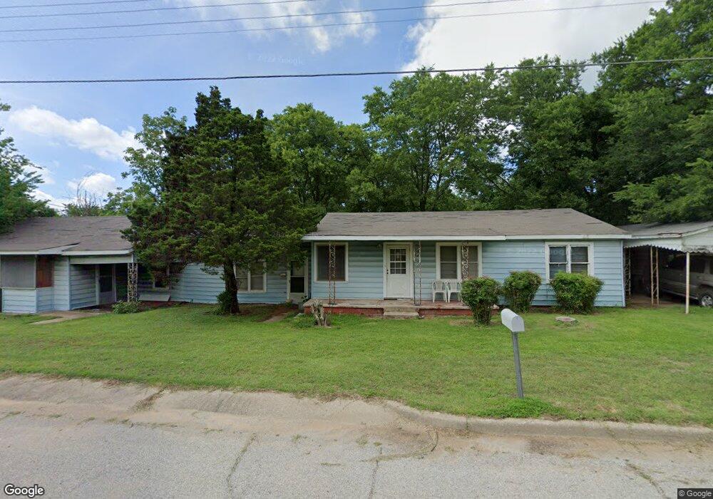 800 1/2 L St NE, Ardmore, OK 73401 - photo 1