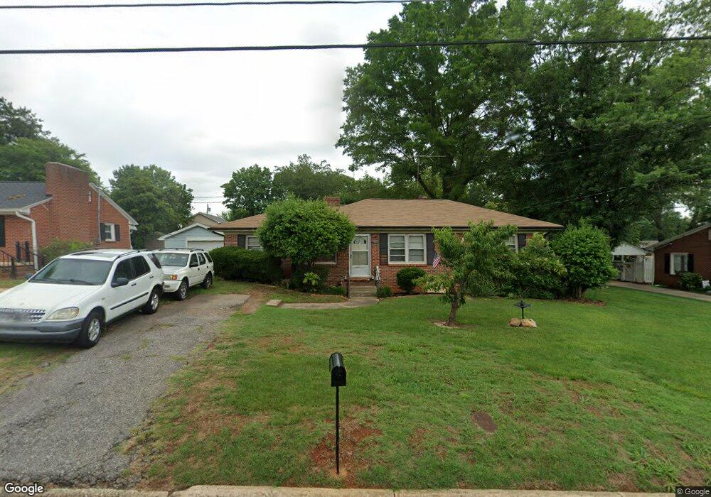 463 Hillcrest Dr, Statesville, NC 28677 - photo 1