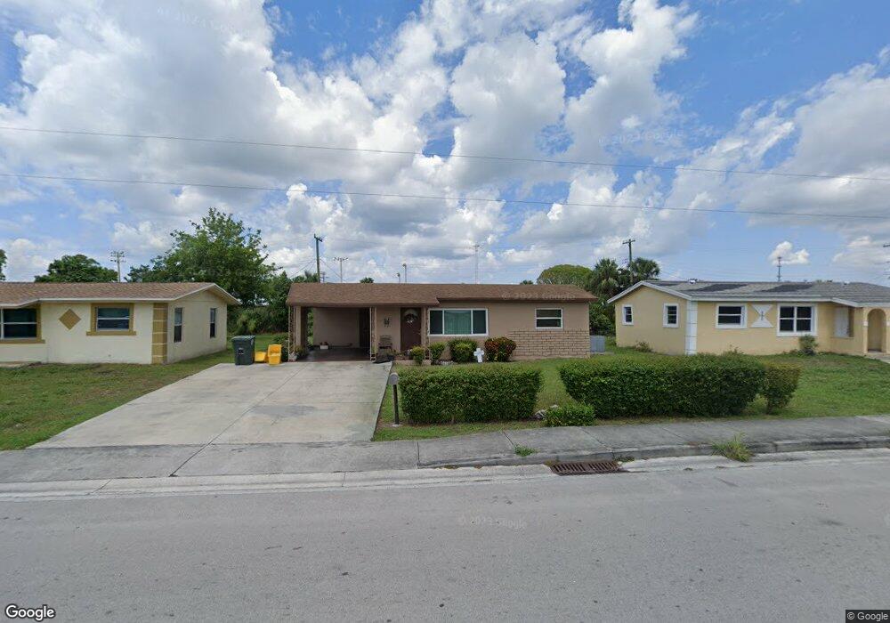 584 SW 10th St, Belle Glade, FL 33430 - photo 1