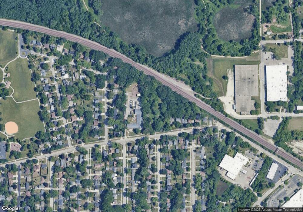 1305 Manchester Rd, Wheaton, IL 60187 - photo 1