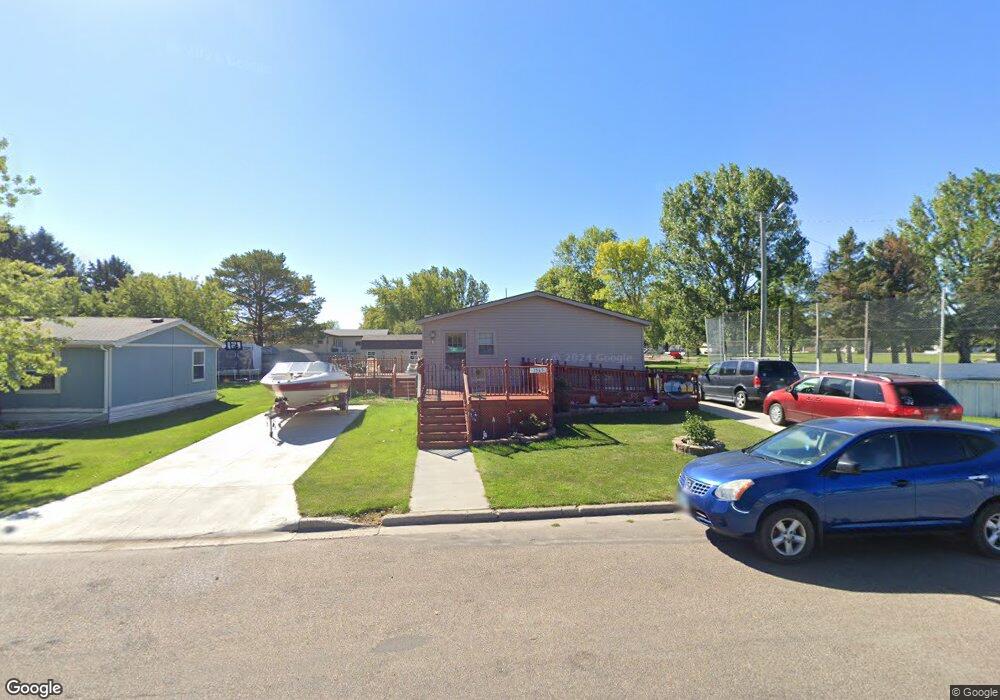 1513 14th St SW, Jamestown, ND 58401 - photo 1