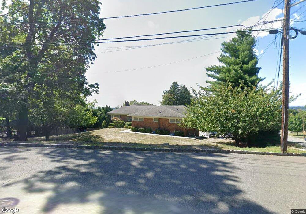 11 Prospect Rd, Livingston, NJ 07039 - photo 1